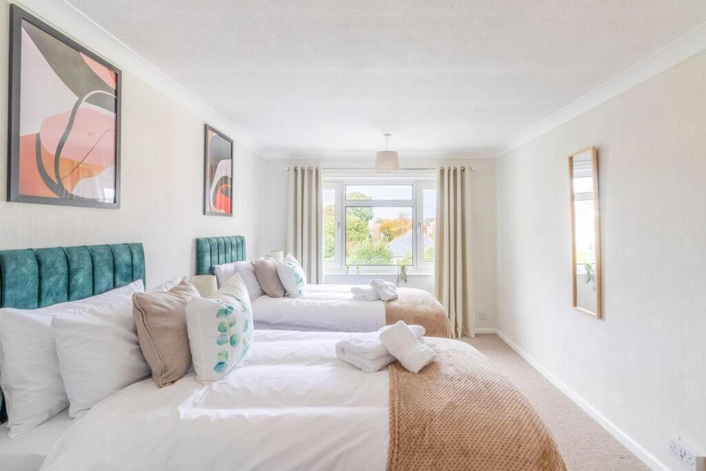 Panoramic Sea View Apartment Sleeps 4-Free Parking Bournemouth Buitenkant foto